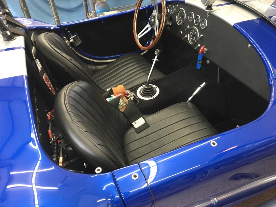 Интерьер Shelby Cobra by Kirkham (KMP 174) 2002 года  (фото 78 из 151)